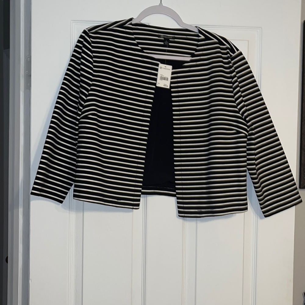 NWT Versona Black & White Striped Crop Stretch Jacket